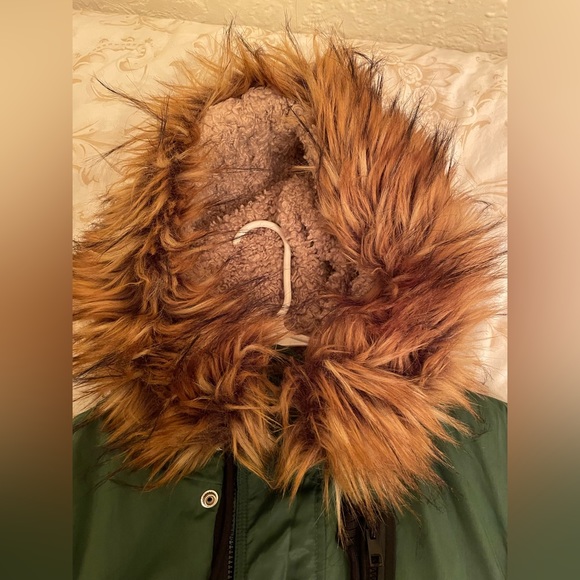 In New Condition Green Diesel Puffer Jacket! Perfect for super cold weather - Picture 5 of 6